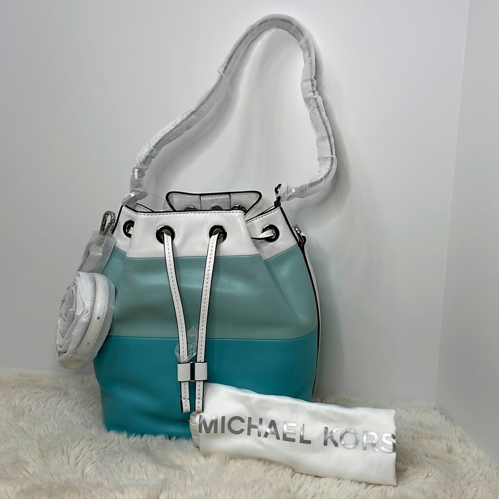 Michael Kors NWT Never Used Light Blue  Bucket Bag w/ Shoulder Strap Leather